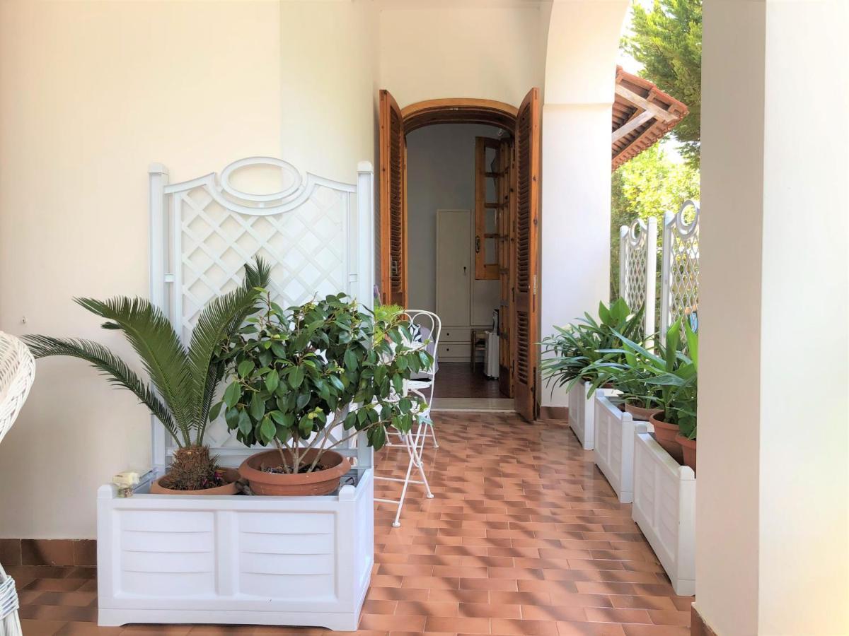 B&B Il Villino Torre Dell'Orso Bagian luar foto